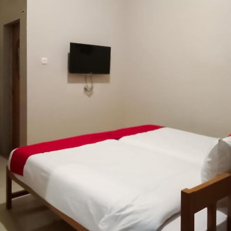 Reddoorz At Joyce Guest House Medan Extérieur photo