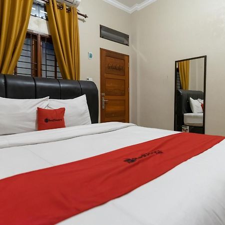 Reddoorz At Joyce Guest House Medan Extérieur photo
