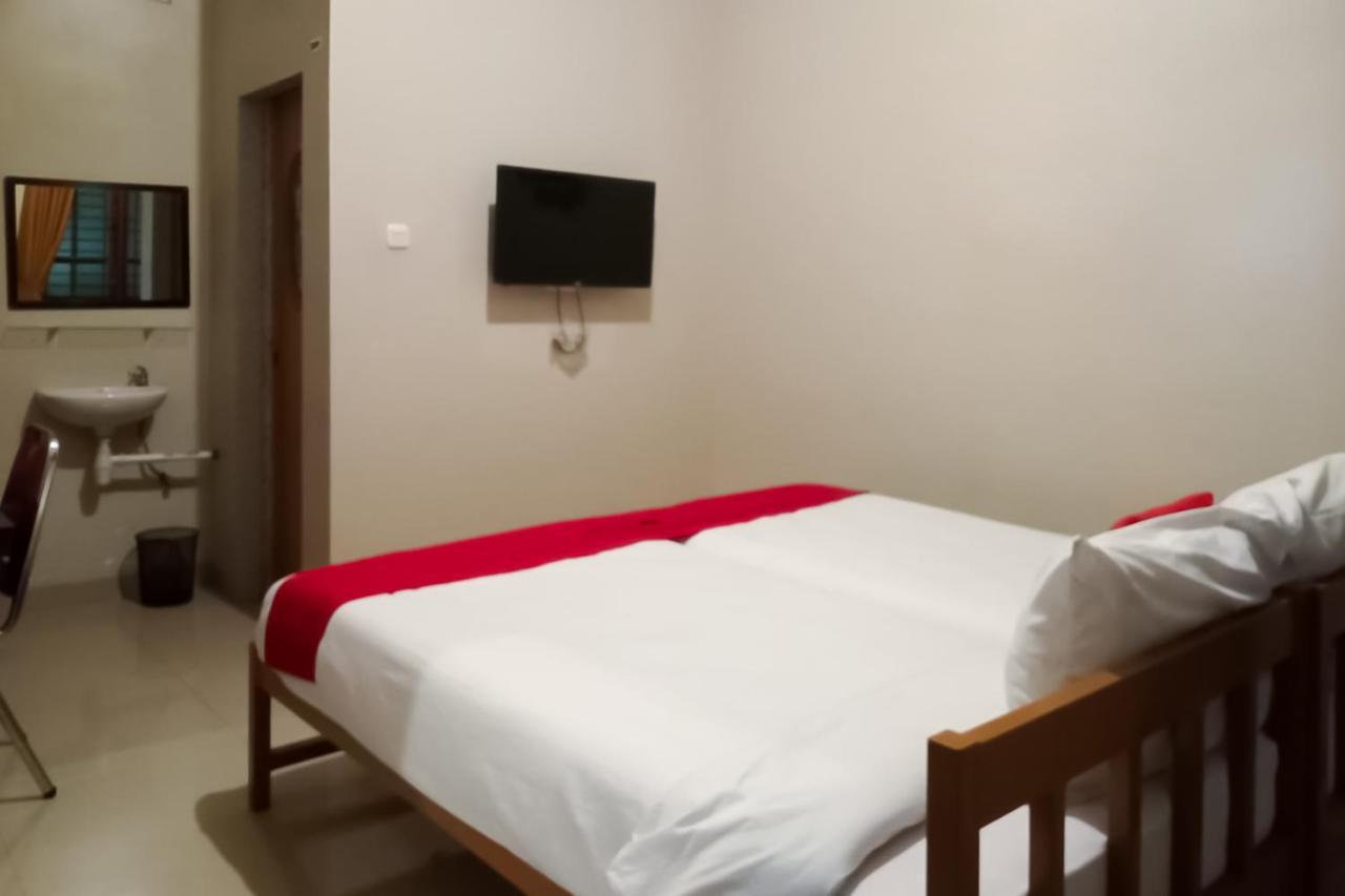Reddoorz At Joyce Guest House Medan Extérieur photo