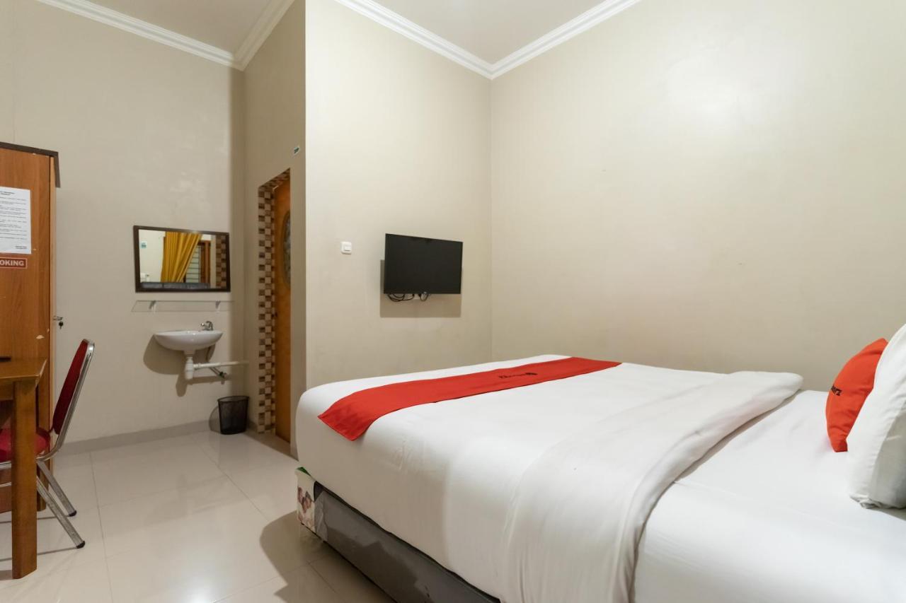 Reddoorz At Joyce Guest House Medan Extérieur photo