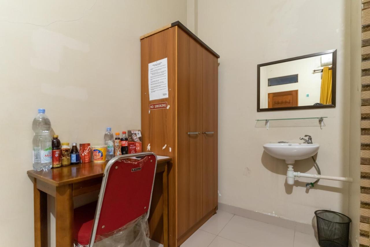 Reddoorz At Joyce Guest House Medan Extérieur photo