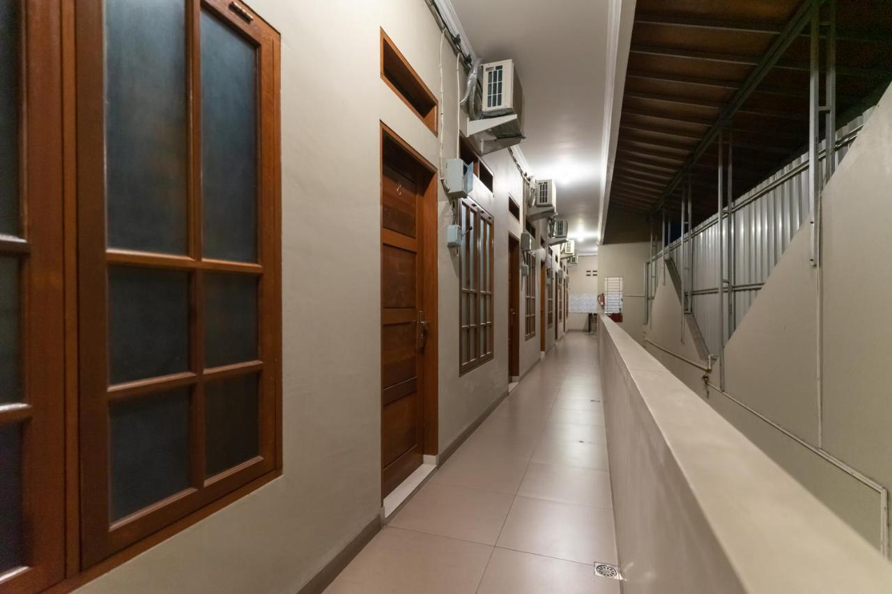 Reddoorz At Joyce Guest House Medan Extérieur photo
