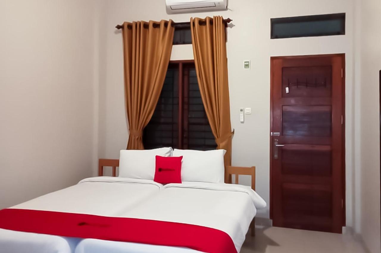 Reddoorz At Joyce Guest House Medan Extérieur photo