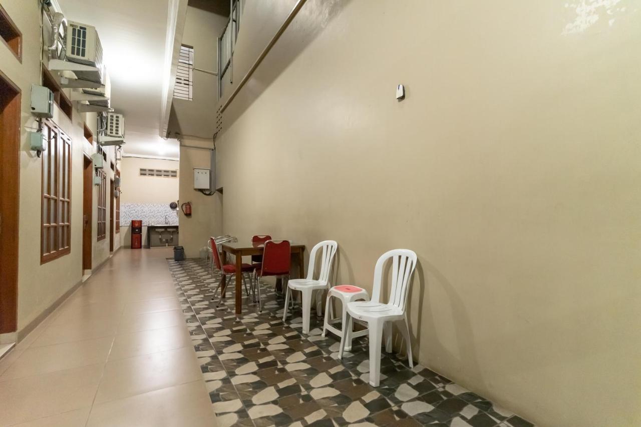 Reddoorz At Joyce Guest House Medan Extérieur photo